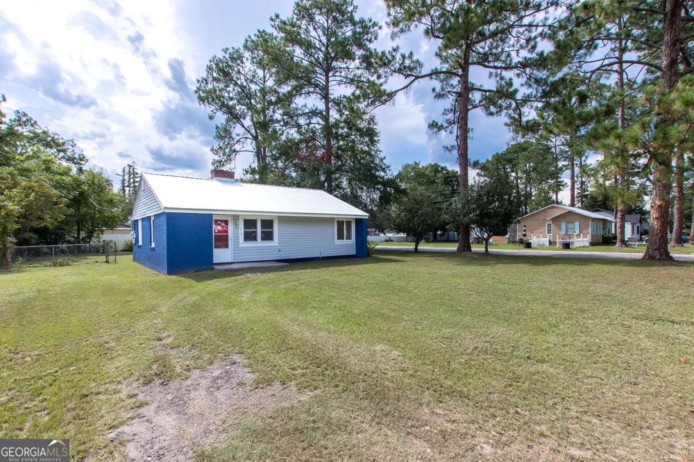 613 N Crawford ST Waycross, GA 31503