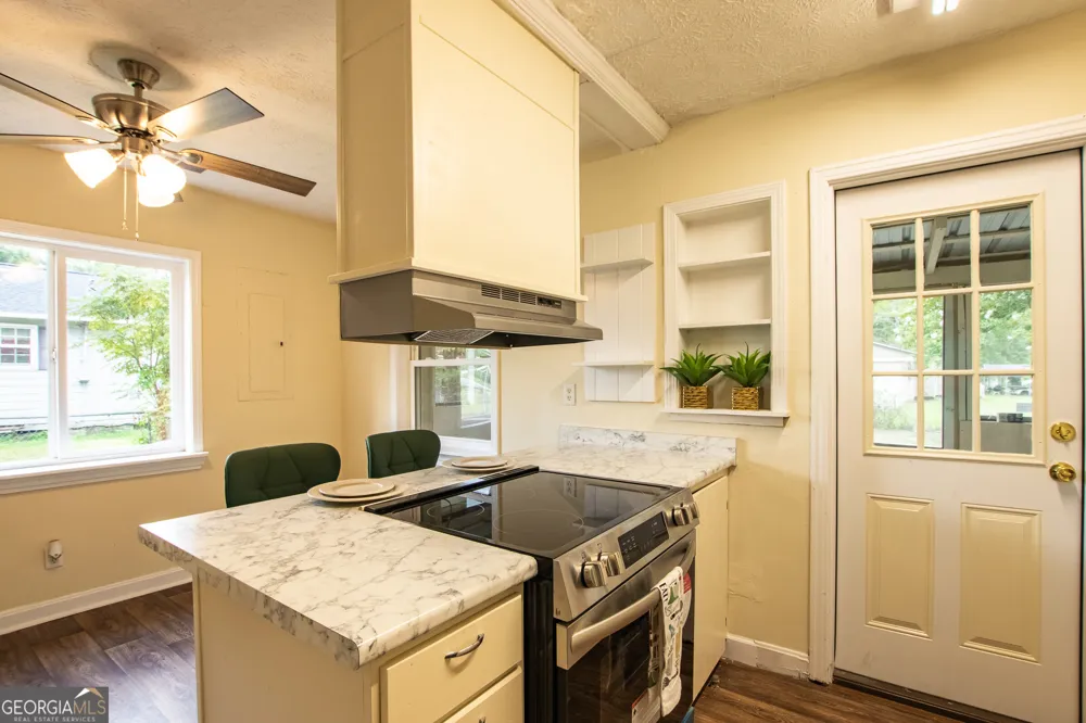 613 N Crawford ST Waycross, GA 31503