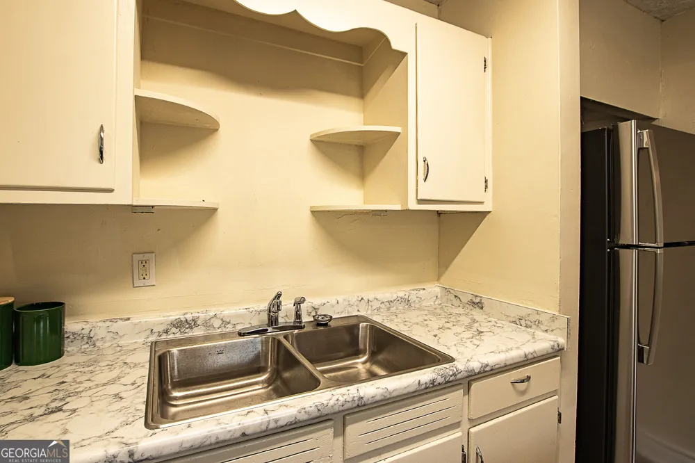 613 N Crawford ST Waycross, GA 31503