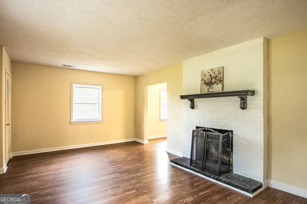 613 N Crawford ST Waycross, GA 31503