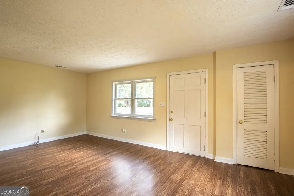 613 N Crawford ST Waycross, GA 31503