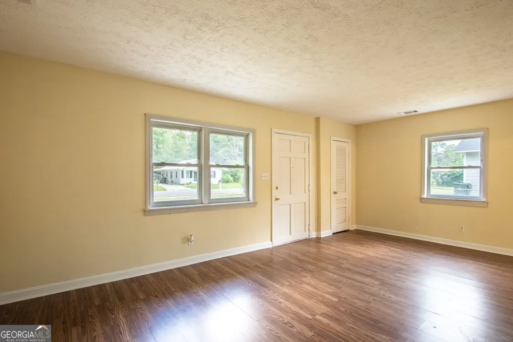 613 N Crawford ST Waycross, GA 31503