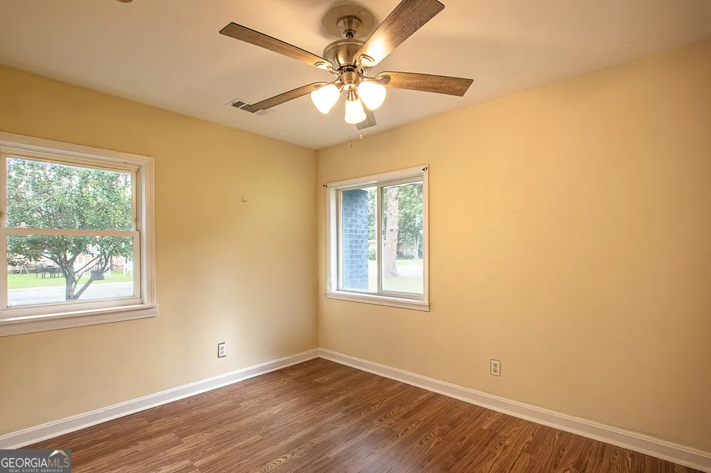 613 N Crawford ST Waycross, GA 31503