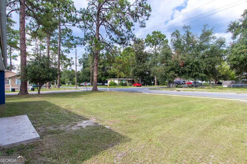 613 N Crawford ST Waycross, GA 31503