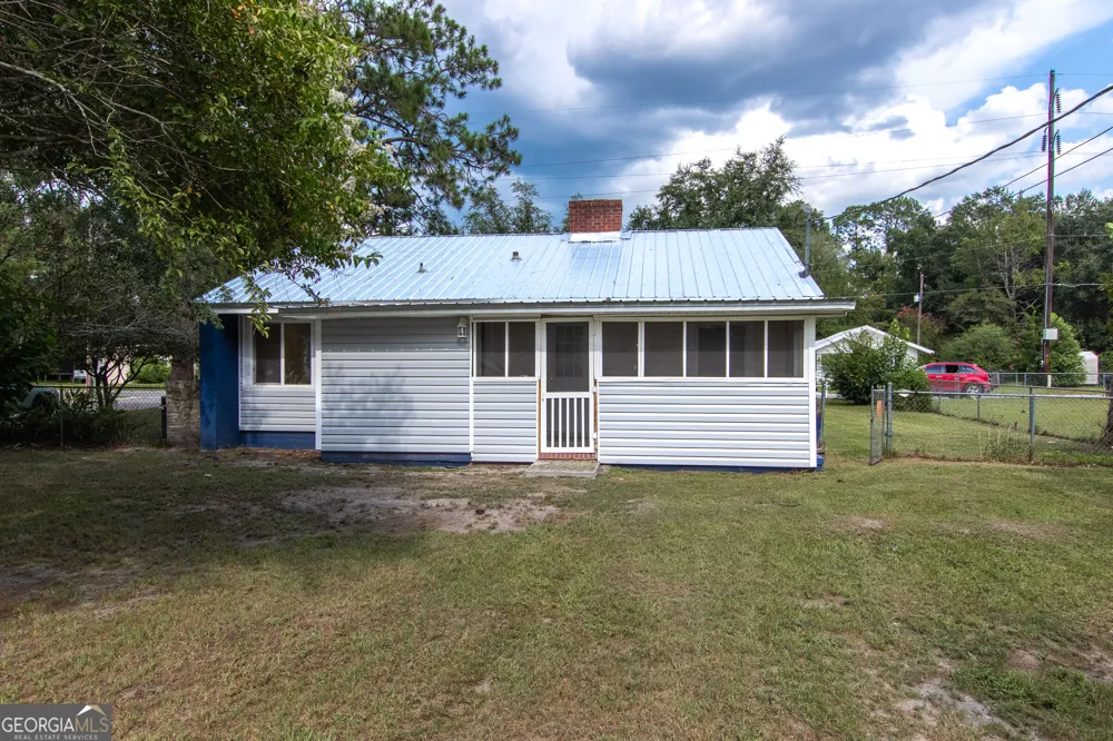 613 N Crawford ST Waycross, GA 31503