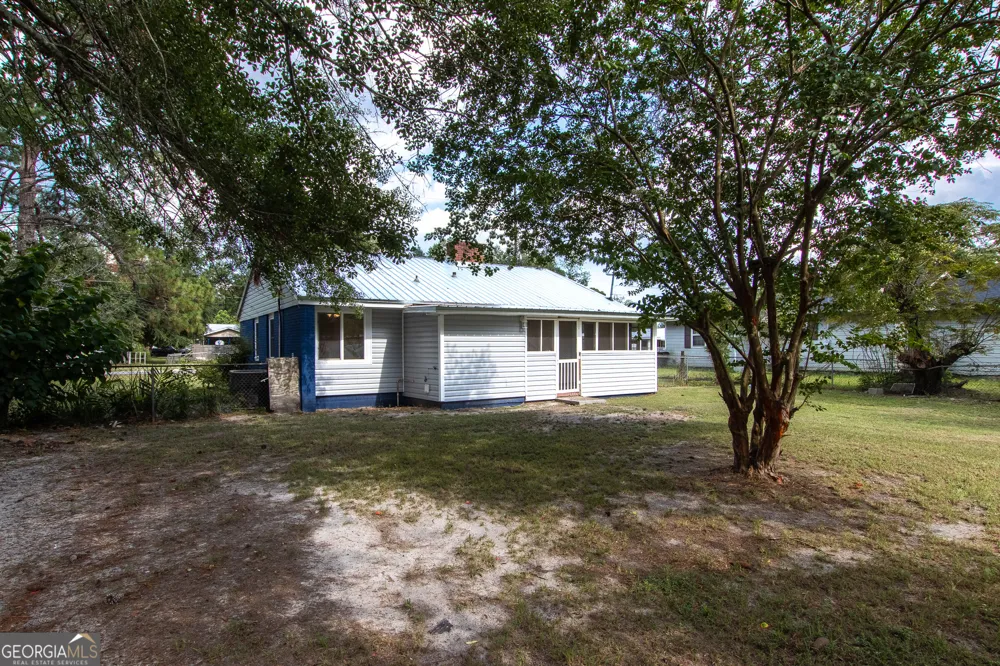 613 N Crawford ST Waycross, GA 31503