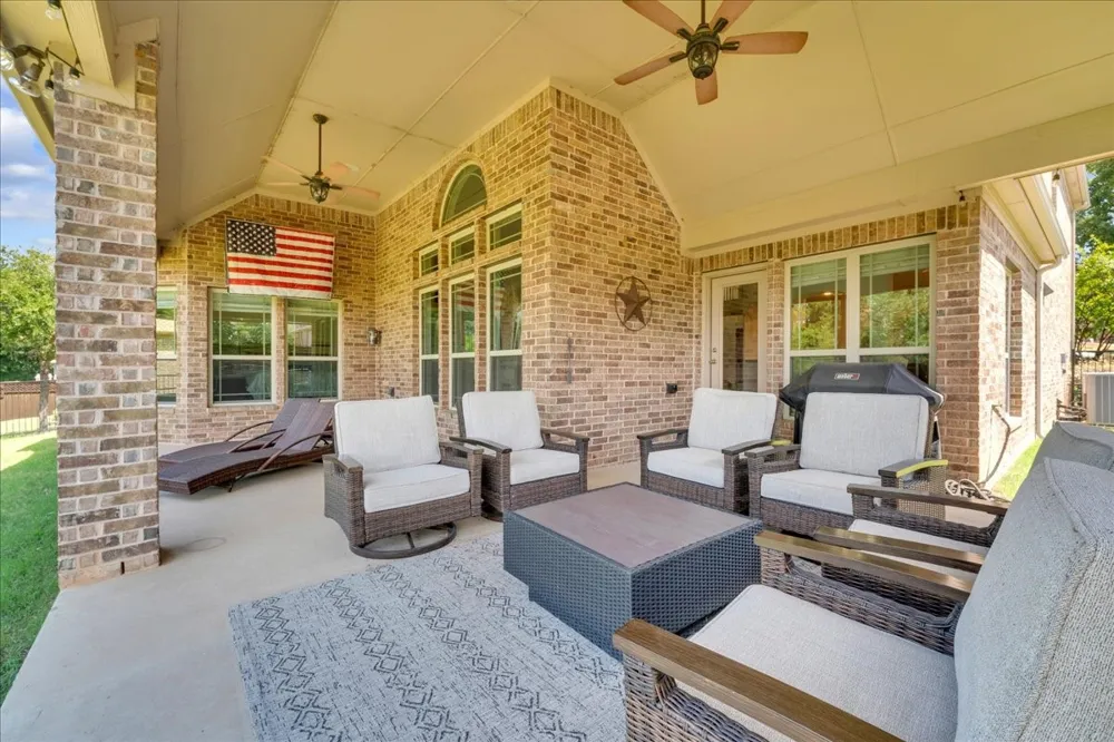 1229 Ardglass Trail Corinth, TX 76210