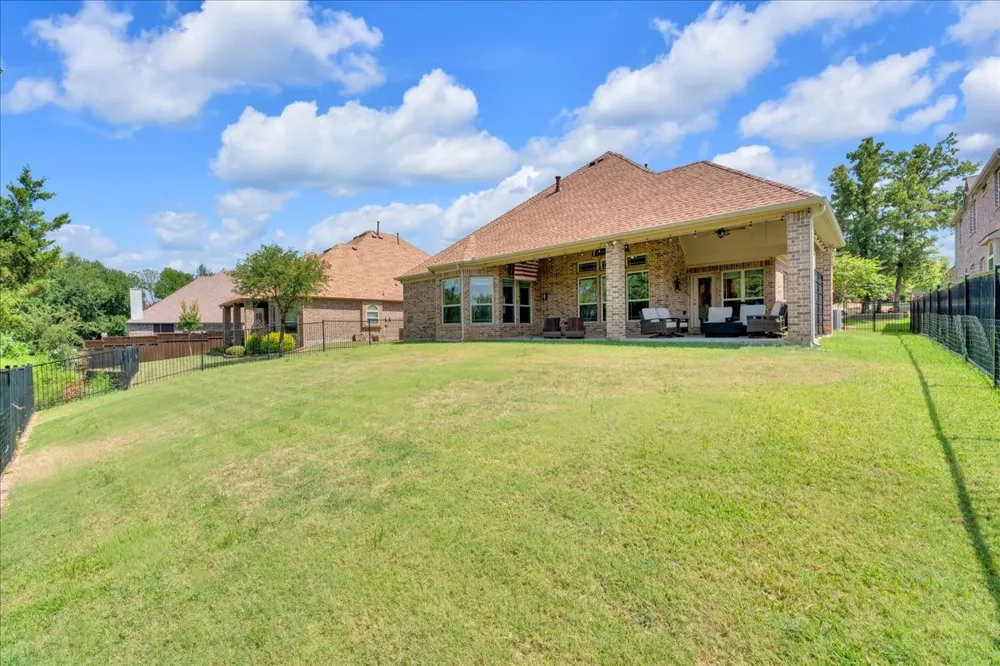 1229 Ardglass Trail Corinth, TX 76210