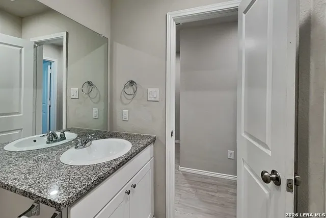5542 Basil Chase St Hedwig, TX 78152