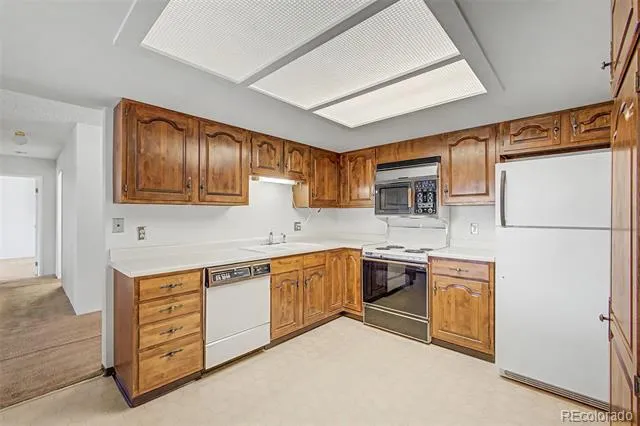2868 S Heather Gardens Way #210 Aurora, CO 80014