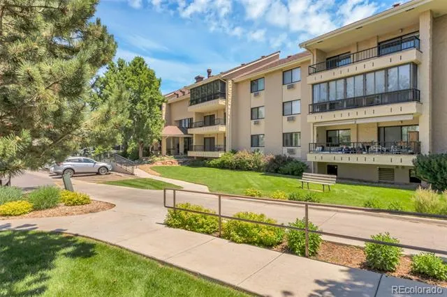 2868 S Heather Gardens Way #210 Aurora, CO 80014