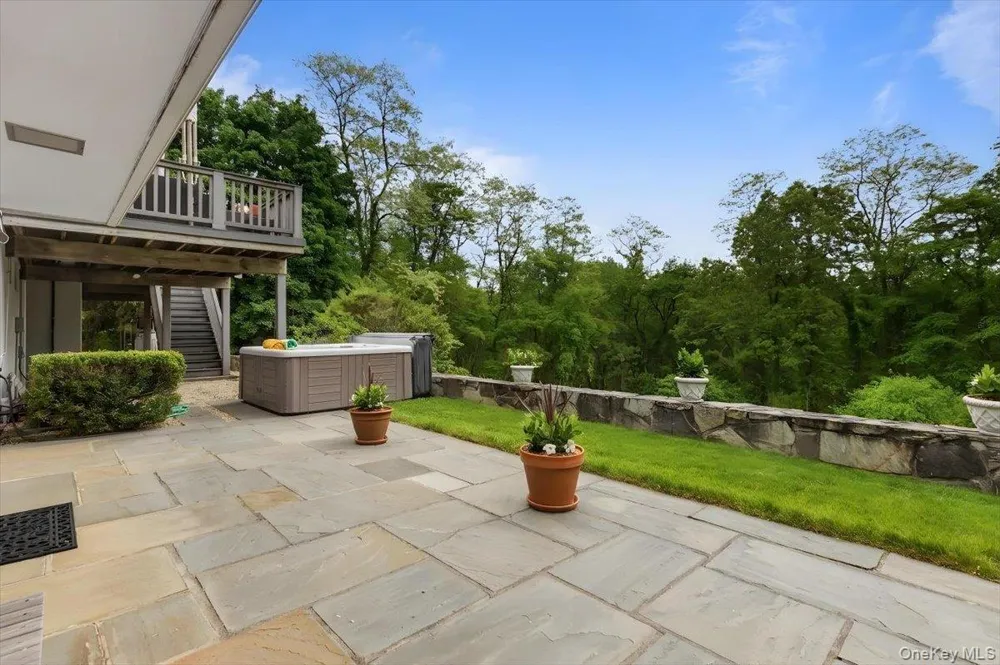 107 Tower Hill Road Briarcliff Manor, NY 10510