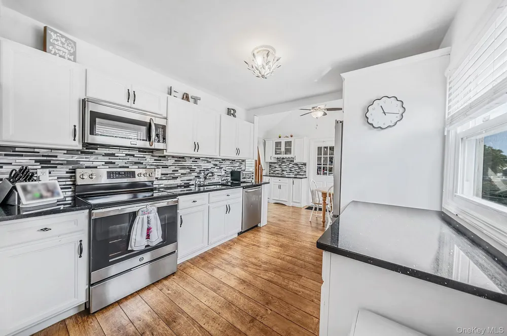 96 Slate Lane Levittown, NY 11756