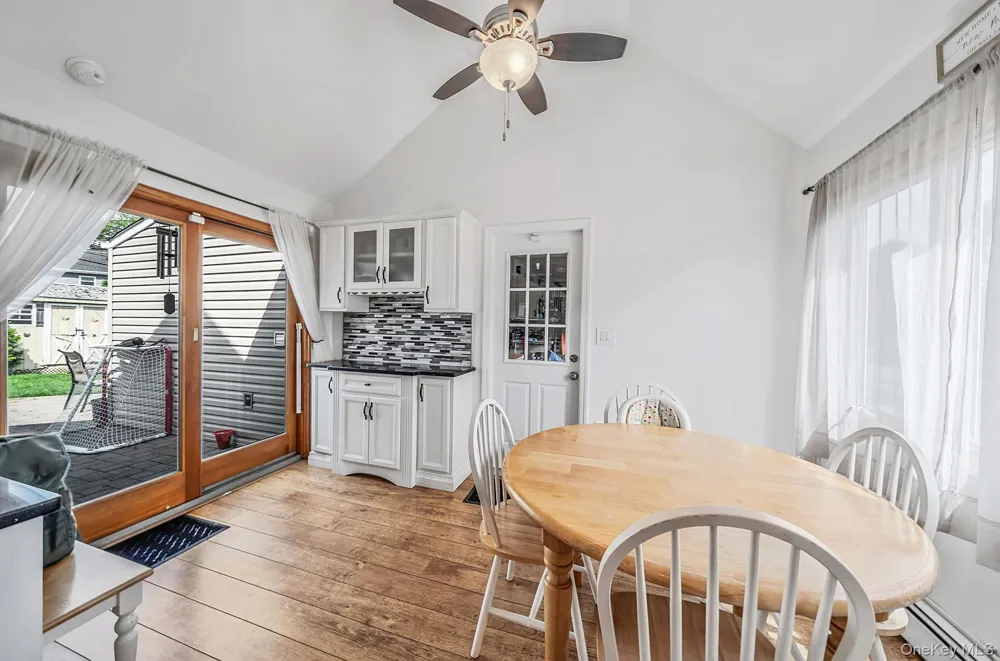 96 Slate Lane Levittown, NY 11756