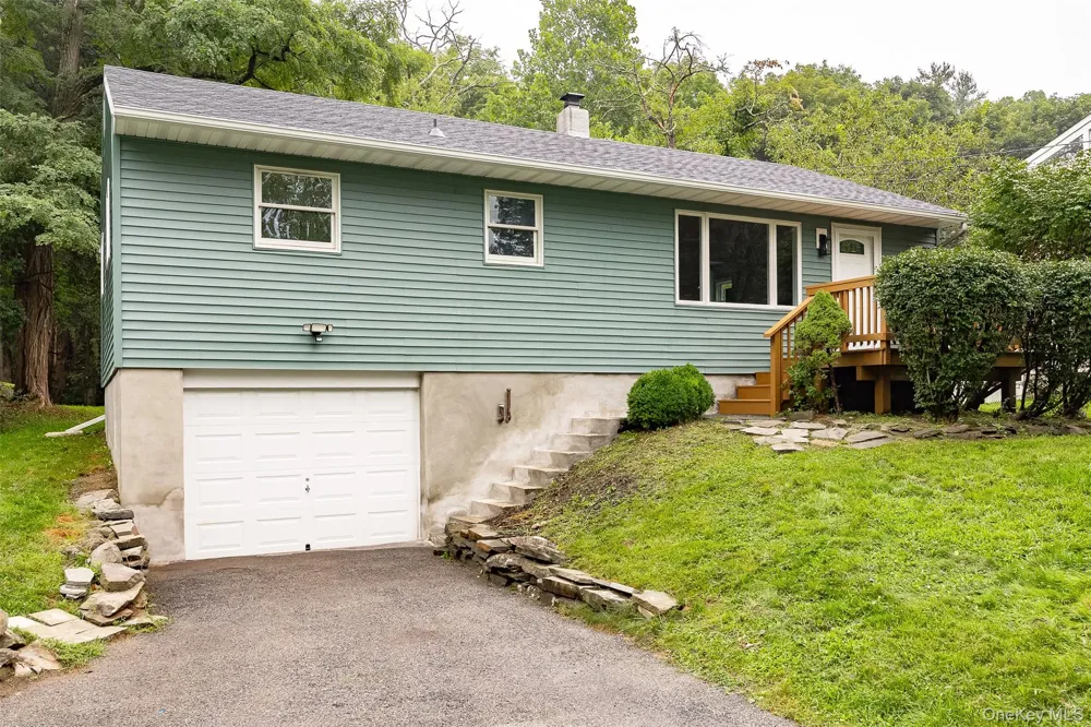 18 Van Wert Place Hyde Park, NY 12538