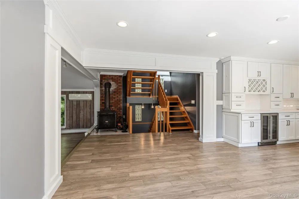 16 Westview Road Northport, NY 11768