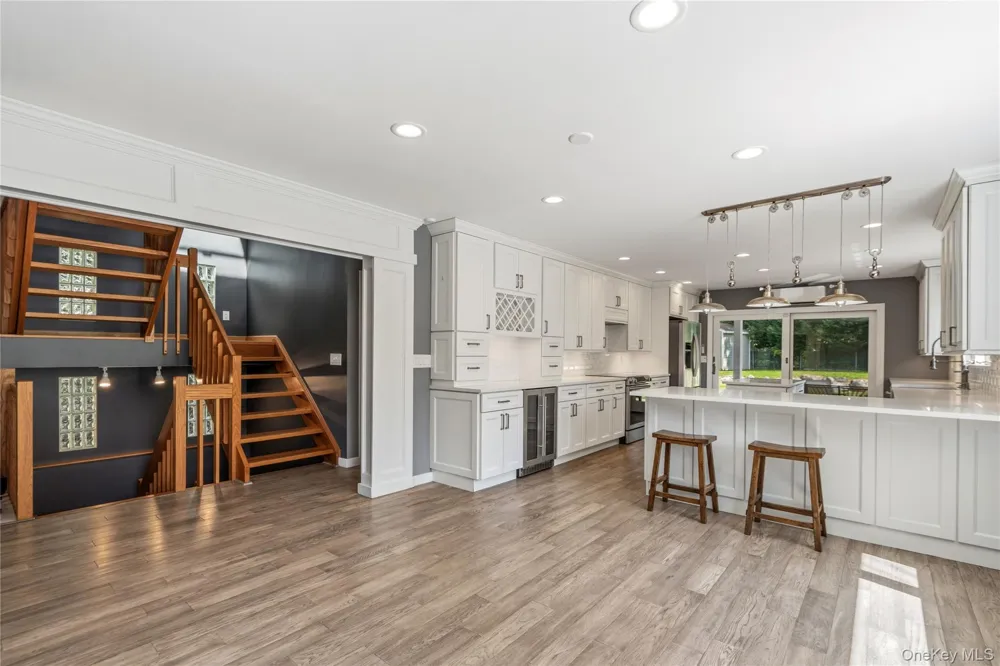 16 Westview Road Northport, NY 11768