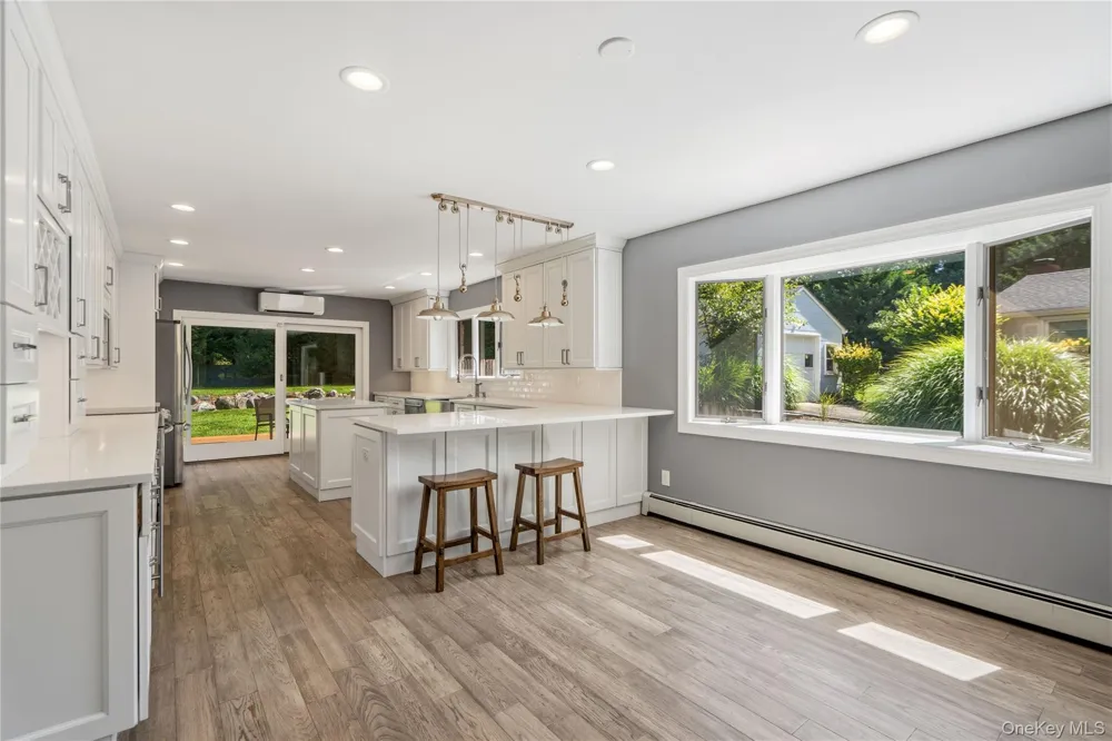 16 Westview Road Northport, NY 11768