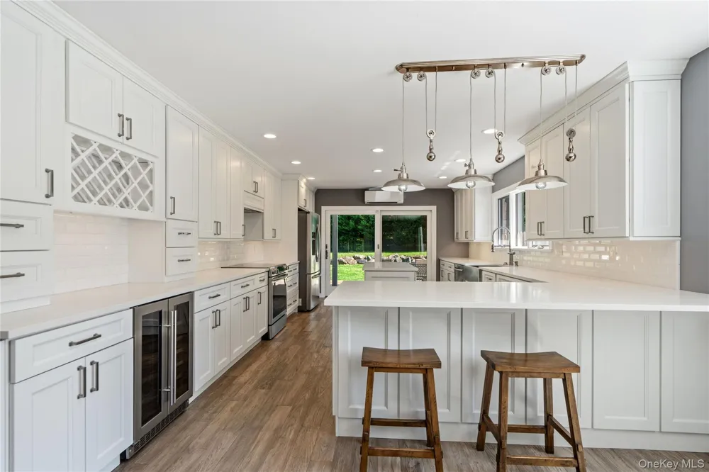 16 Westview Road Northport, NY 11768