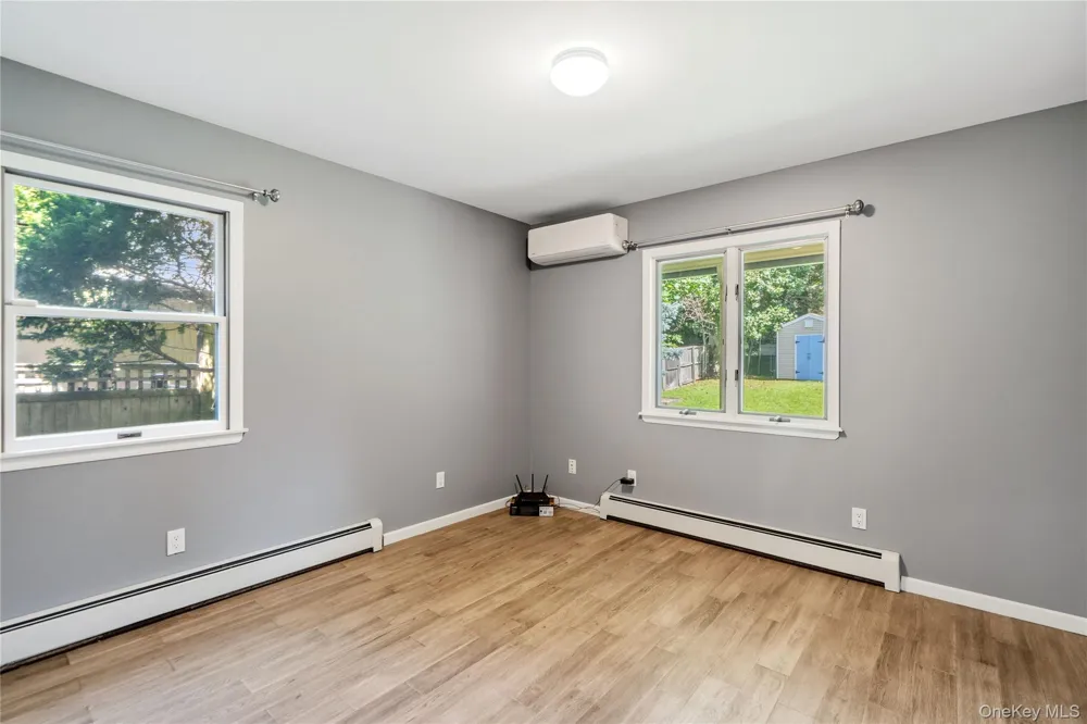 16 Westview Road Northport, NY 11768