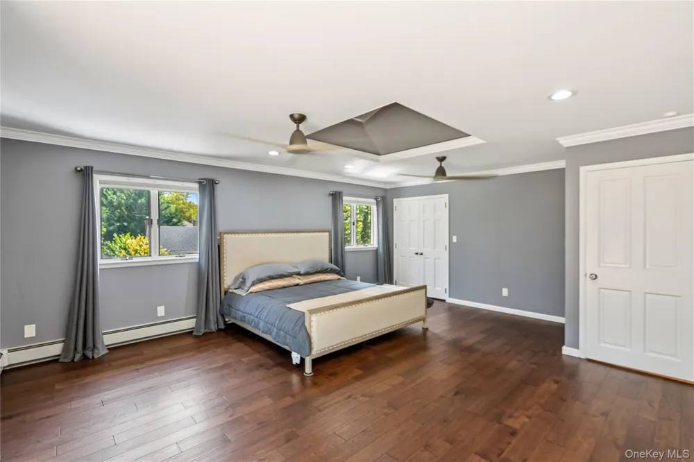 16 Westview Road Northport, NY 11768