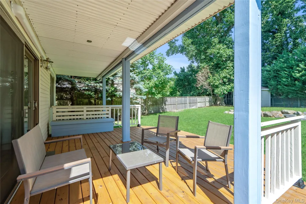 16 Westview Road Northport, NY 11768