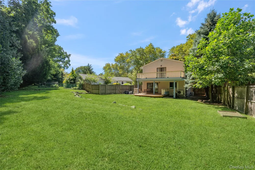 16 Westview Road Northport, NY 11768