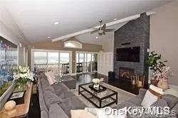 1051 Oceanfront #7 Long Beach, NY 11561