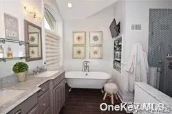 1051 Oceanfront #7 Long Beach, NY 11561