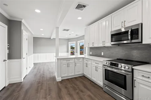 7 Pulaski Road #4