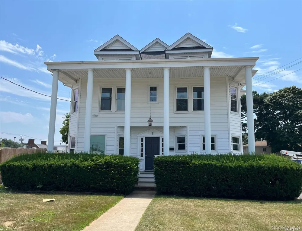 7 Pulaski Road #4 East Northport, NY 11731
