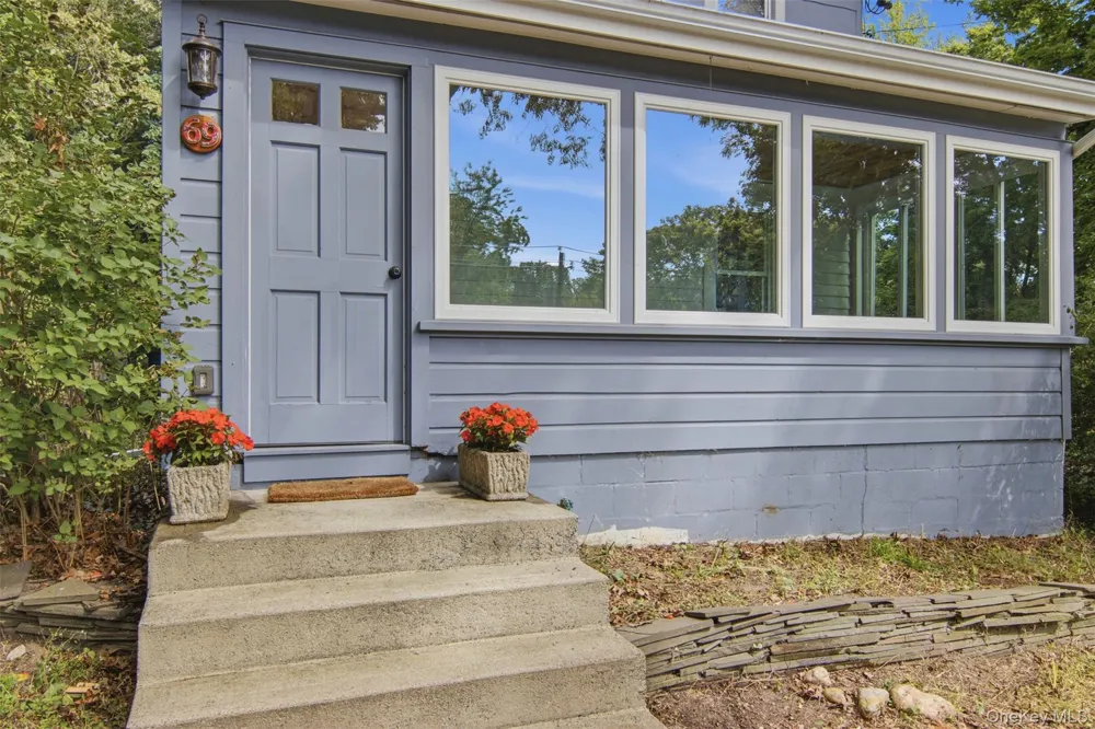 69 Ridgeway Avenue East Setauket, NY 11733