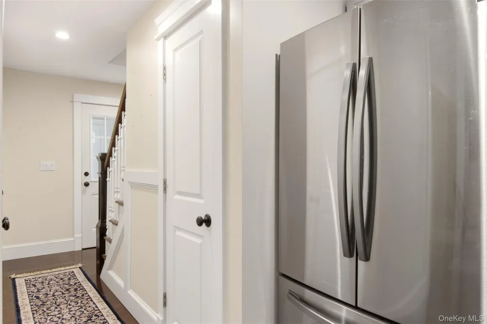 69 Ridgeway Avenue East Setauket, NY 11733