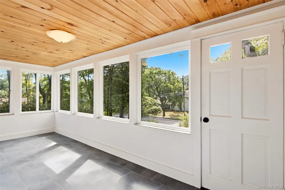 69 Ridgeway Avenue East Setauket, NY 11733