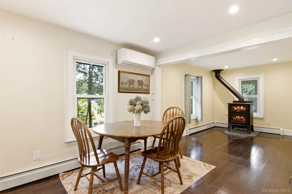 69 Ridgeway Avenue East Setauket, NY 11733