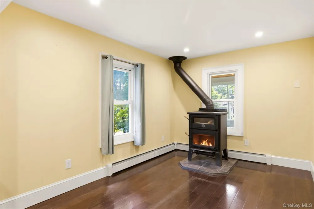69 Ridgeway Avenue East Setauket, NY 11733