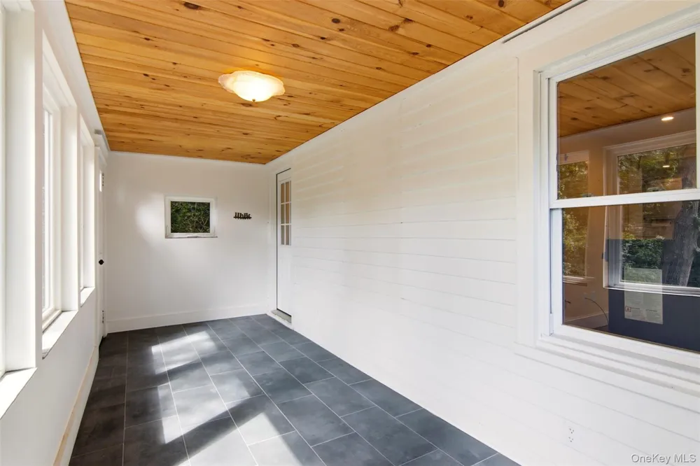 69 Ridgeway Avenue East Setauket, NY 11733