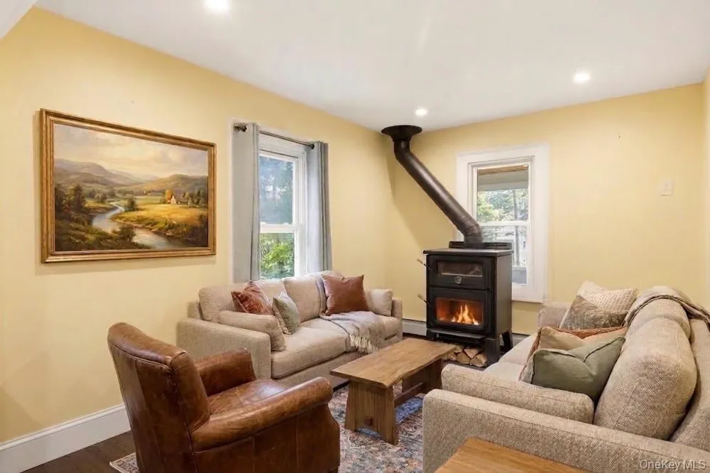 69 Ridgeway Avenue East Setauket, NY 11733