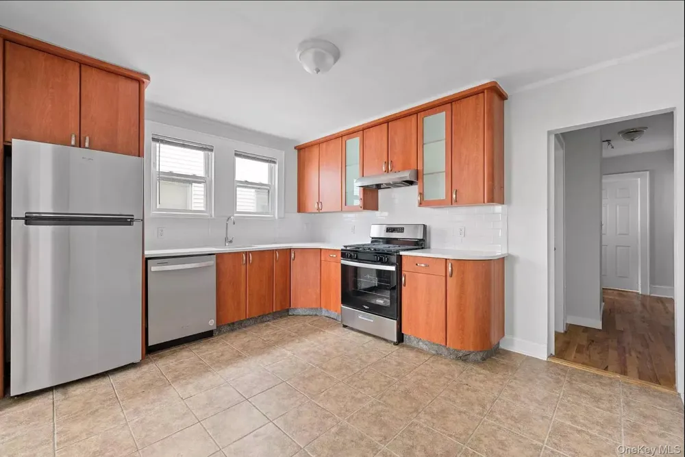 243 Maple Avenue #1B Rockville Centre, NY 11570