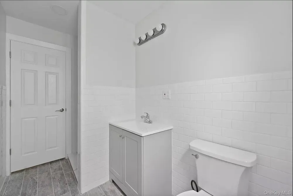 243 Maple Avenue #1B Rockville Centre, NY 11570