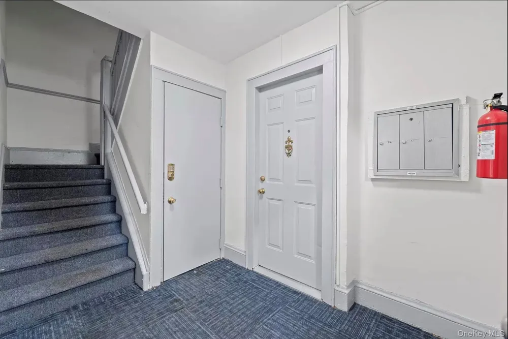 243 Maple Avenue #1B Rockville Centre, NY 11570