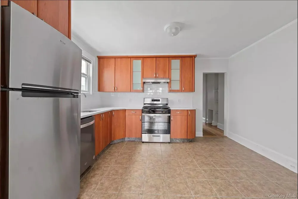 243 Maple Avenue #1B Rockville Centre, NY 11570