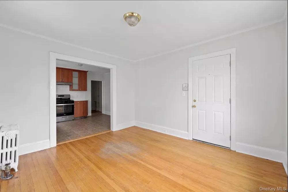 243 Maple Avenue #1B Rockville Centre, NY 11570