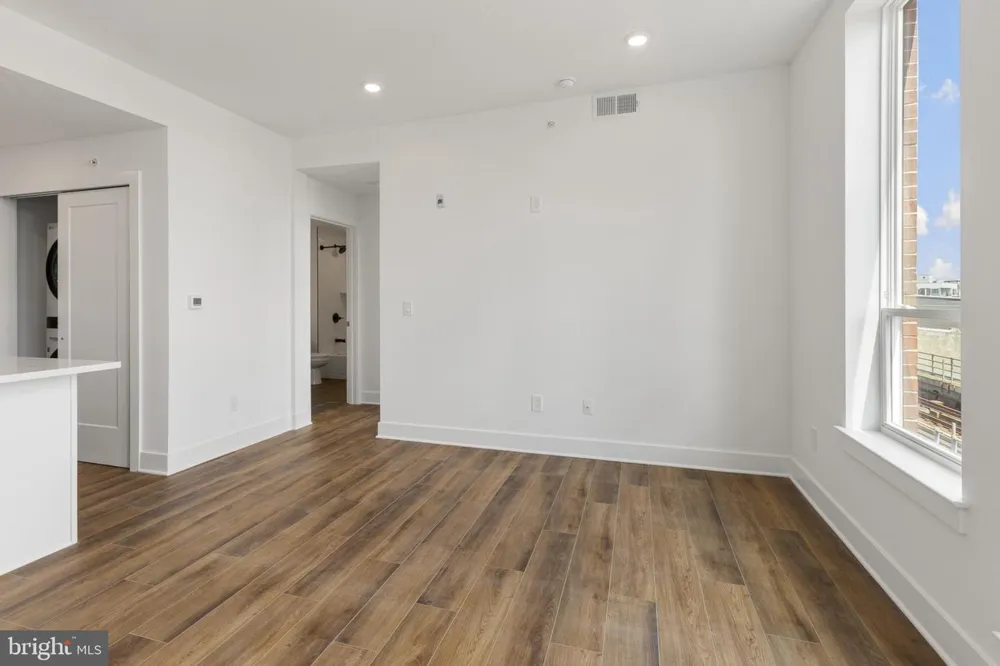 2214 FRONT STREET #202 Philadelphia, PA 19133