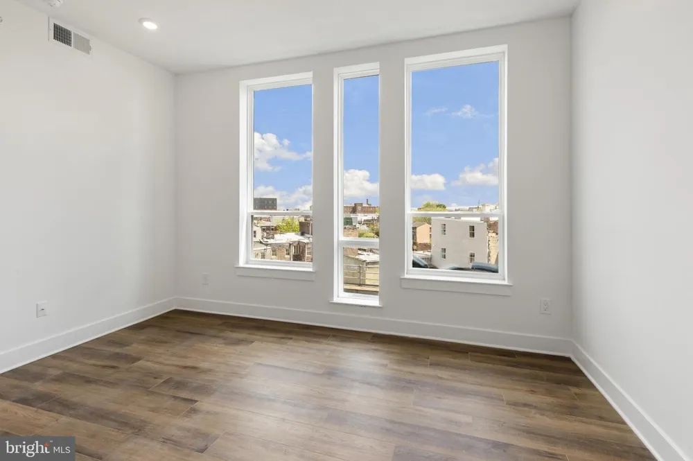 2214 FRONT STREET #202 Philadelphia, PA 19133