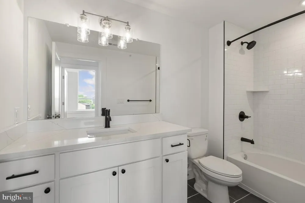 2214 FRONT STREET #202 Philadelphia, PA 19133
