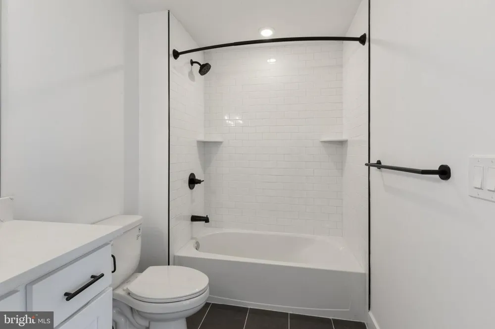 2214 FRONT STREET #202 Philadelphia, PA 19133