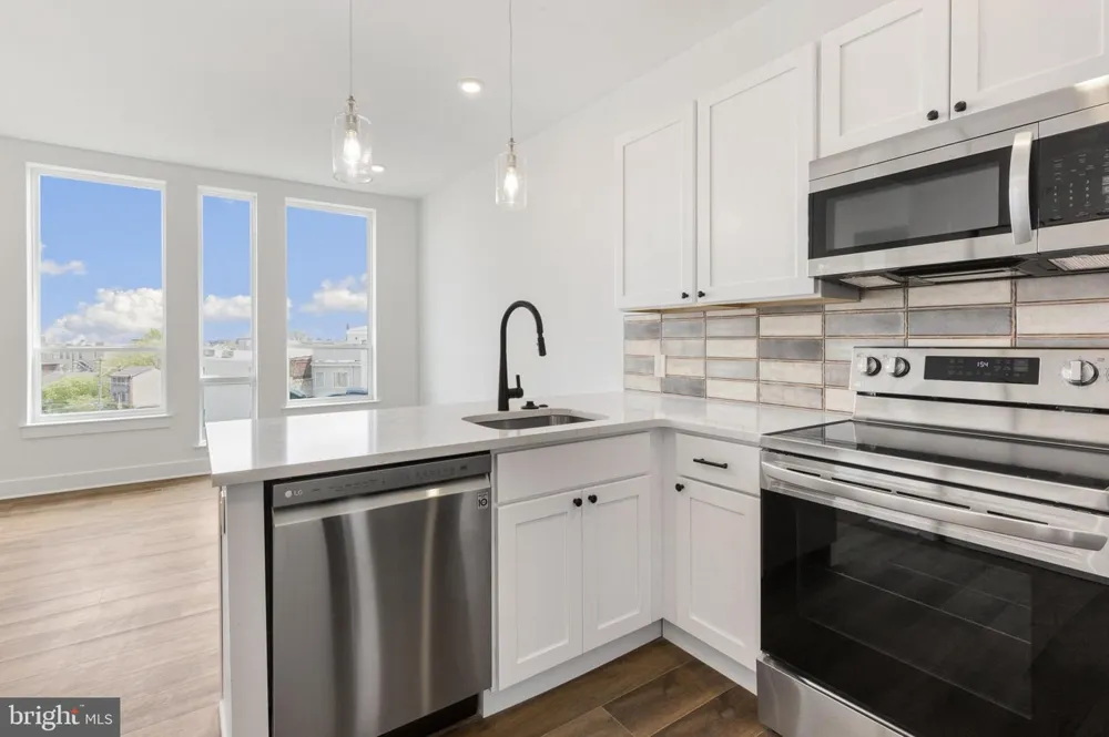 2214 FRONT STREET #202 Philadelphia, PA 19133