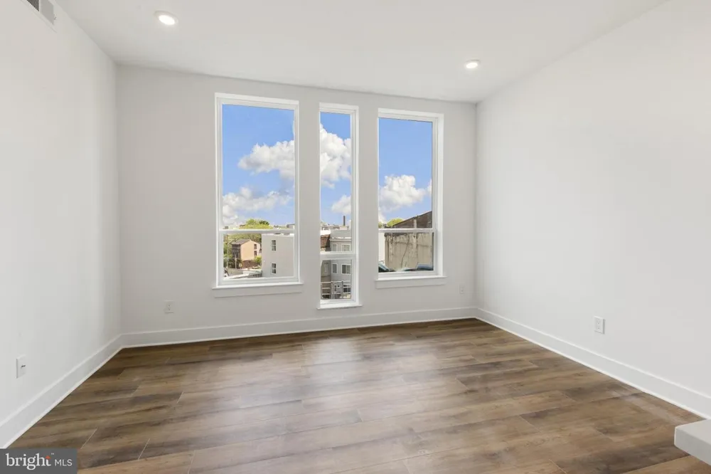 2214 FRONT STREET #202 Philadelphia, PA 19133