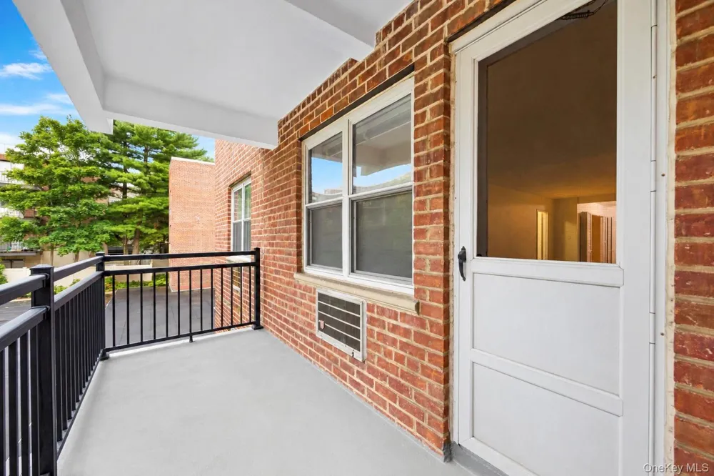 25 Chapel Place #2M Great Neck, NY 11021